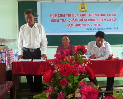 Liên đoàn Lao động Vĩnh Thuận chấm điểm CĐCS năm học 2015-2016