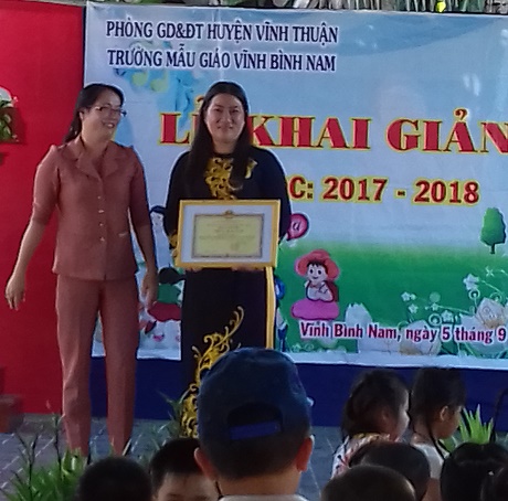Tưng bừng ngày khai giảng năm học 2017-2018 tại huyện Vĩnh Thuận
