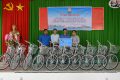 Hội Khuyến học huyện Vĩnh Thuận trao tặng xe đạp cho học sinh nghèo nhân Ngày Quốc tế thiếu nhi 1/6/2022