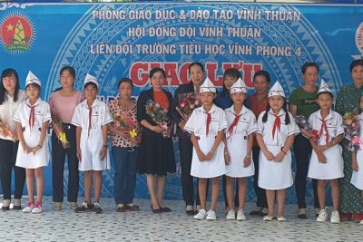 Liên đội trường tiểu học Vĩnh Phong 4 tổ chức sinh hoạt chuyên đề
