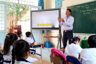 Trường tiểu học và trung học cơ sở Phong Đông ứng dụng hiệu quả công nghệ thông tin trong giảng dạy và soạn bài giảng điện tử
