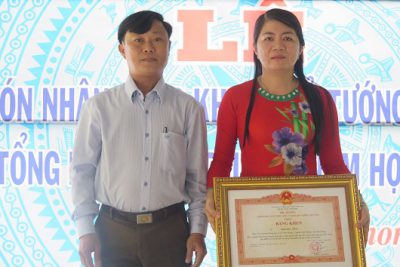 Trường trung học cơ sở Vĩnh Phong 2 tổ chức tổng kết năm học 2018-2019