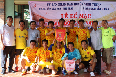 Bế mạc giải bóng đá mini nam huyện Vĩnh Thuận năm 2020