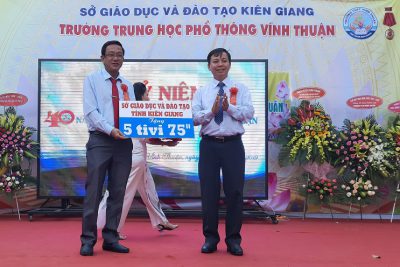 Lễ kỷ niệm 40 năm thành lập Trường THPT Vĩnh Thuận