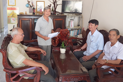 Hội Cựu giáo chức huyện Vĩnh Thuận thăm cán bộ, hội viên