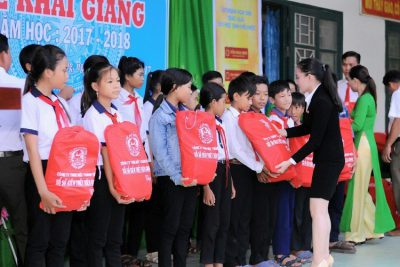Hiệu quả từ mô hình “Vận động gây quỹ giúp đỡ học sinh khó khăn đến trường” của Trường TH&THCS Phong Đông