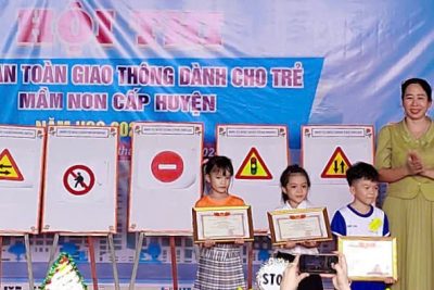 Trên 100 học sinh khối Mầm non tham gia Hội thi Bé với an toàn giao thông cấp huyện, năm học 2024 – 2025